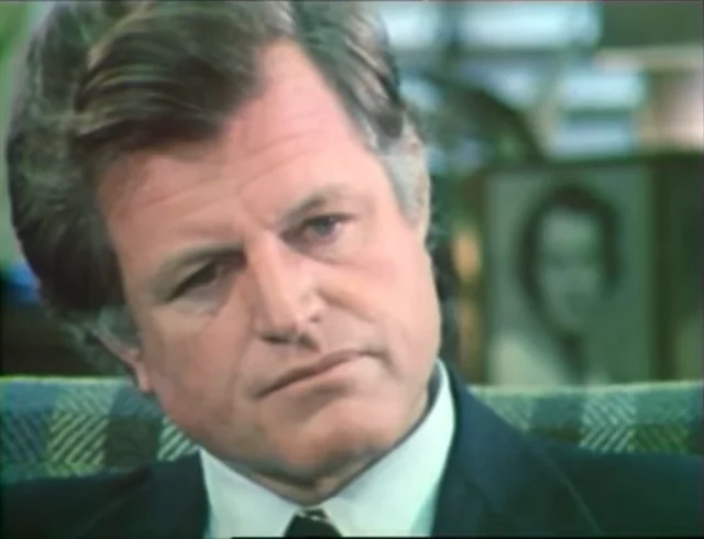 ted-kennedy-being-interviewed-by-roger-mudd-and-his-v0-bjBmM3VnYm10NjNkMastWb529WgRXC7qZ0z6gu3yIKCvVD2mmOPQOK6FqRk4.webp